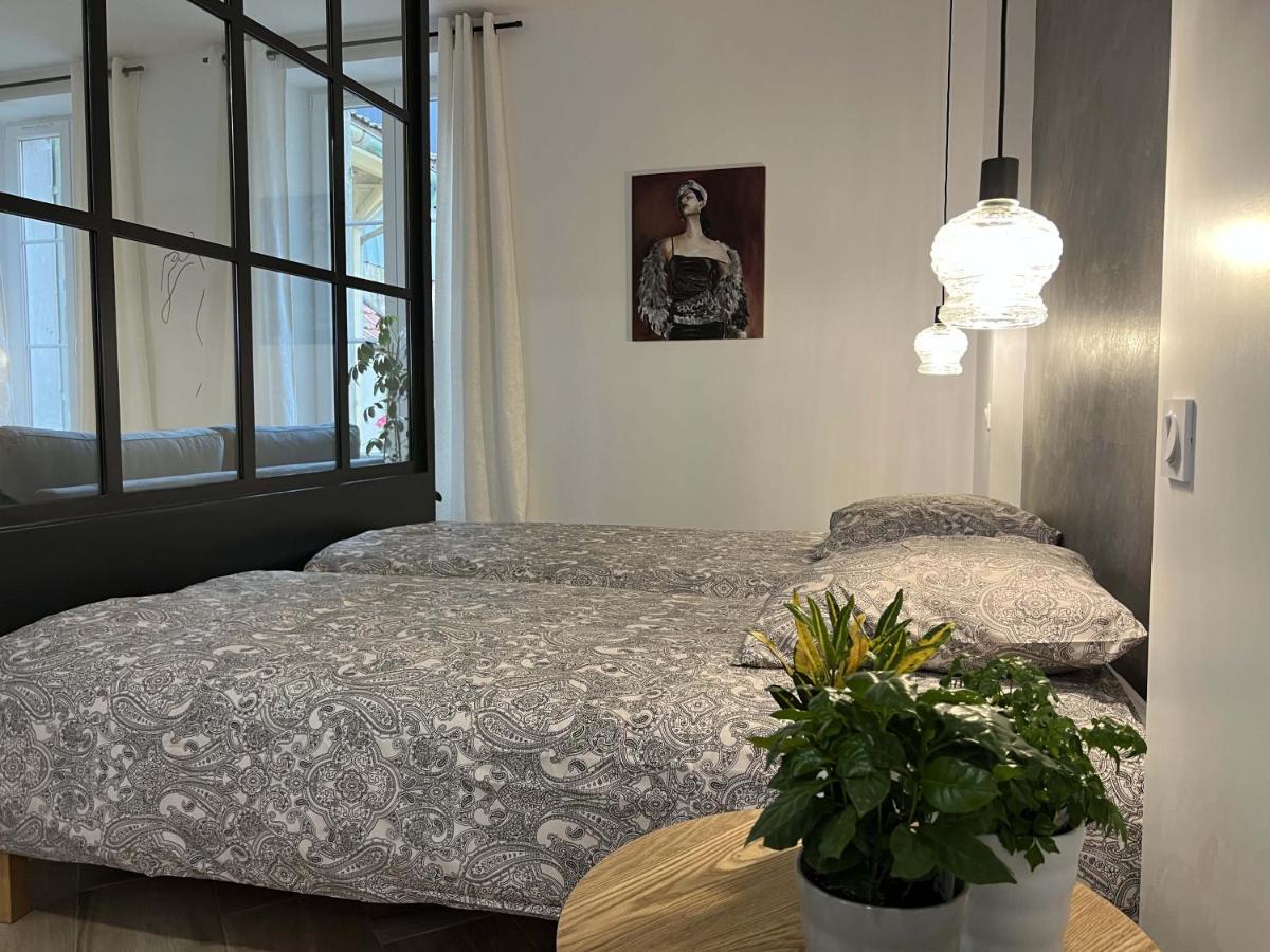 Bel Appartement Au Centre Du Vieux ジョイニー エクステリア 写真
